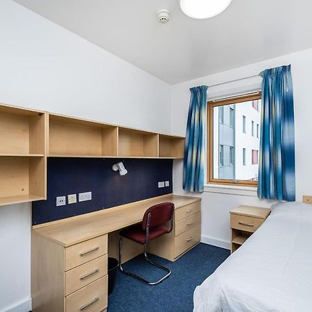 1 Night Free Comfortable Ensuite Rooms, Gillingham - Sk Hoo Exterior photo