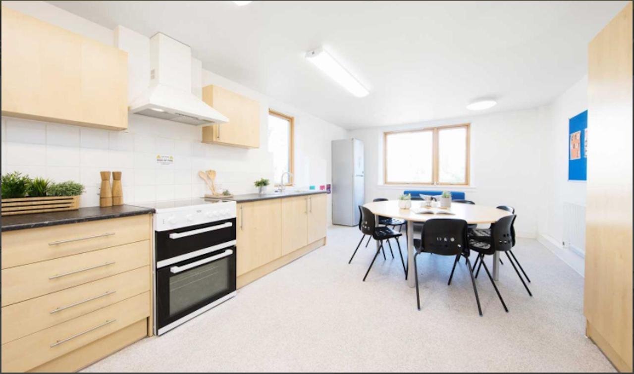 1 Night Free Comfortable Ensuite Rooms, Gillingham - Sk Hoo Exterior photo