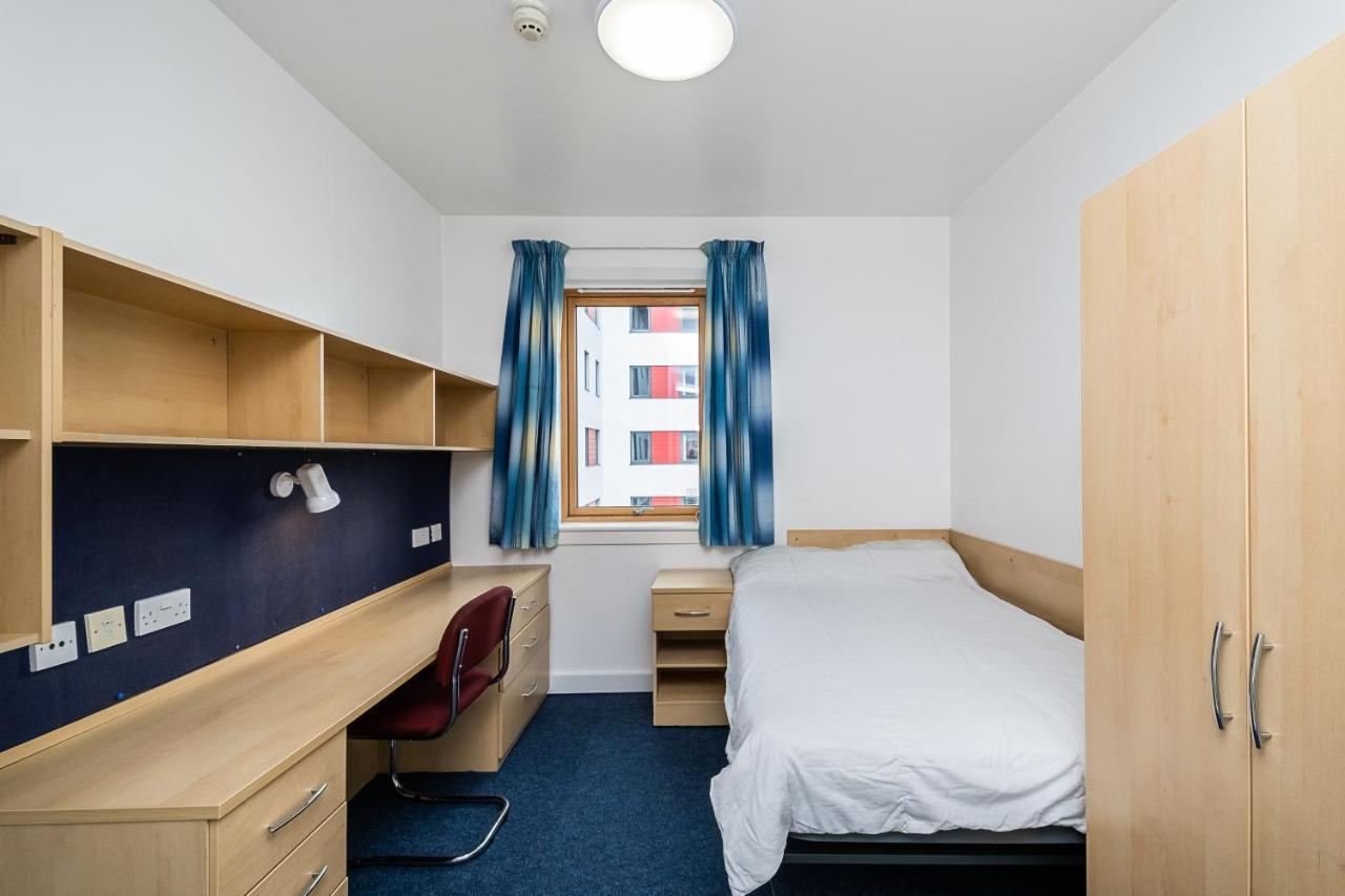 1 Night Free Comfortable Ensuite Rooms, Gillingham - Sk Hoo Exterior photo
