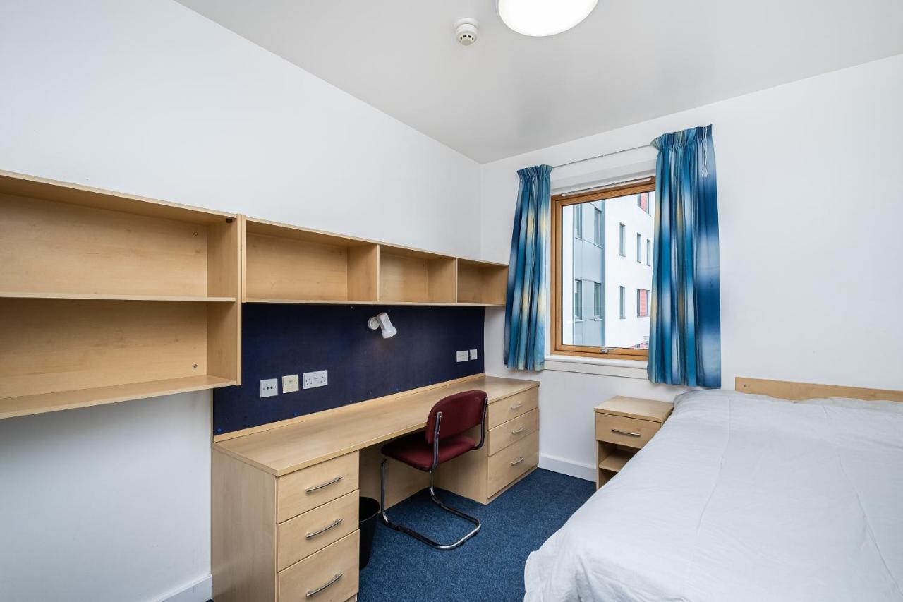 1 Night Free Comfortable Ensuite Rooms, Gillingham - Sk Hoo Exterior photo