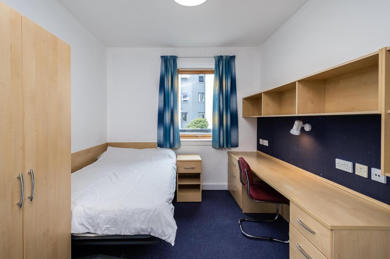 1 Night Free Comfortable Ensuite Rooms, Gillingham - Sk Hoo Exterior photo